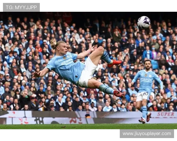 大雨中的激情对决,曼城利物浦上演进球大战 大雨中的激情对决,曼城利物浦上演进球大战
