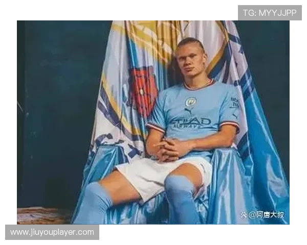 哈兰德半场梅开二度，曼城客场暂2-0领先曼联