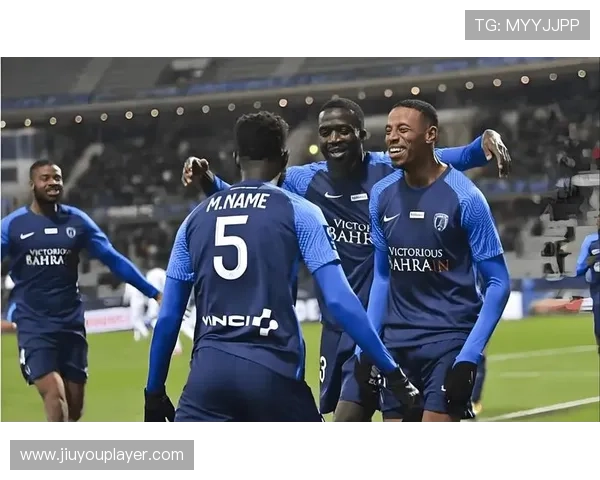 巴黎FCvs马赛门框成转折点,巴列尔迪头球中柱错失胜局 巴黎FCvs马赛门框成转折点,巴列尔迪头球中柱错失胜局